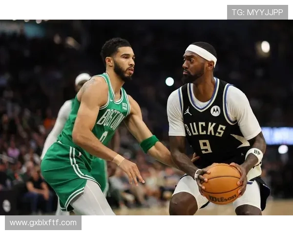 凯尔特人迎战雄鹿对决 聚焦东部季后赛激烈角逐与明星球员表现